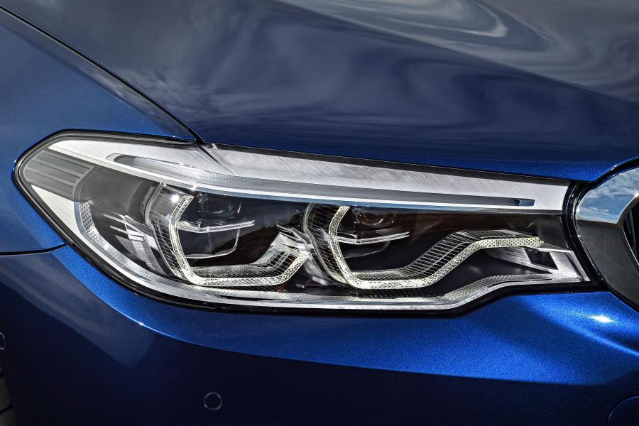 Детали экстерьера BMW 530d xDrive Touring M Sport 2017 года  (WW) (фото 30 из 78)